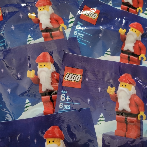 ⭐️LEGO 2010 Santa⭐️Retired - Picture 2 of 3
